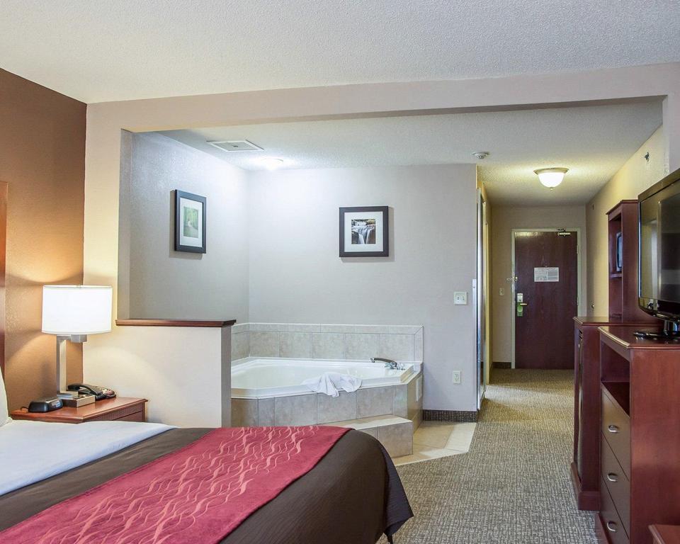 Comfort Hotel Lawrenceburg